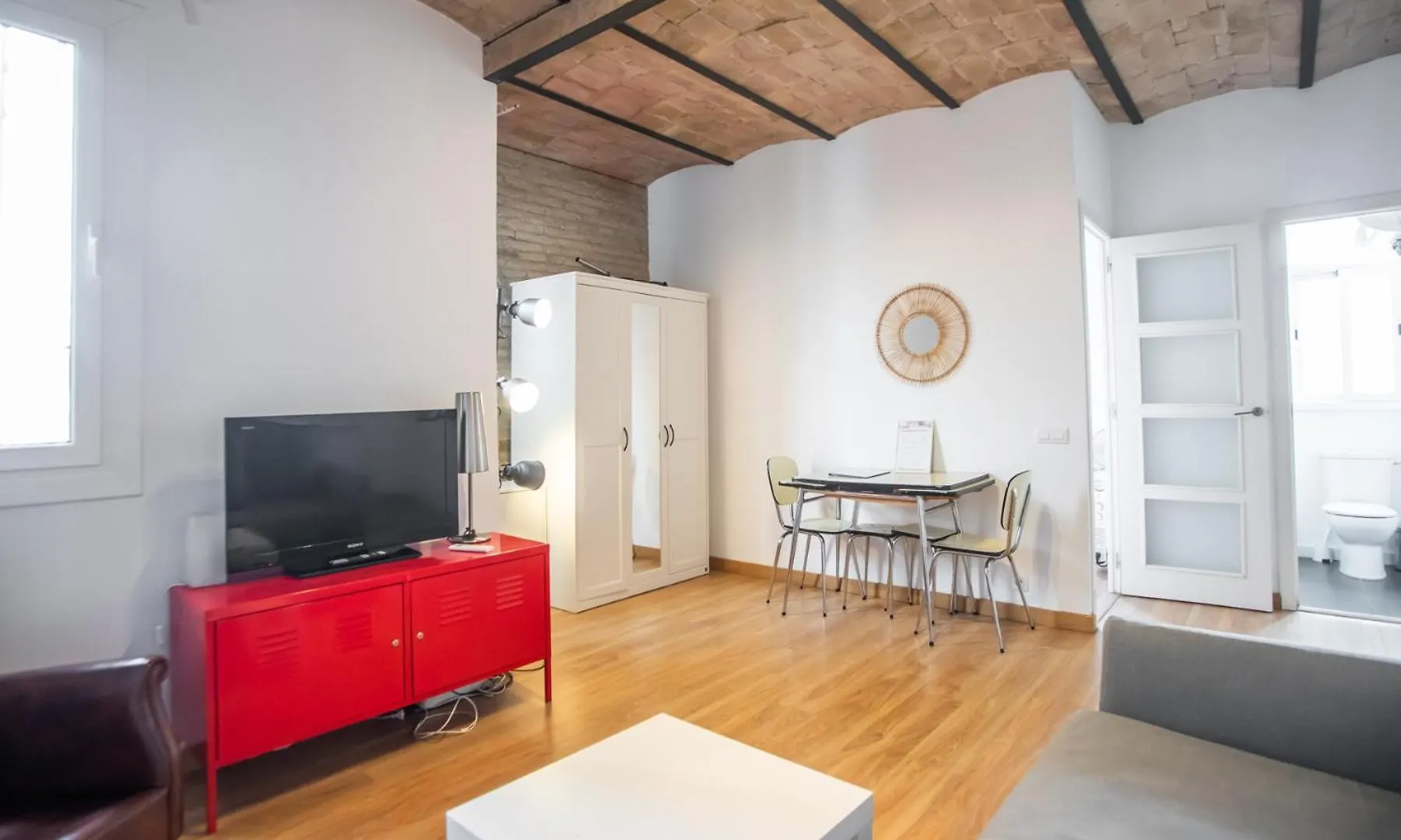 51No1058 - Bright 1Bed Flat In Poble Sec Apartment Barcelona Spain
